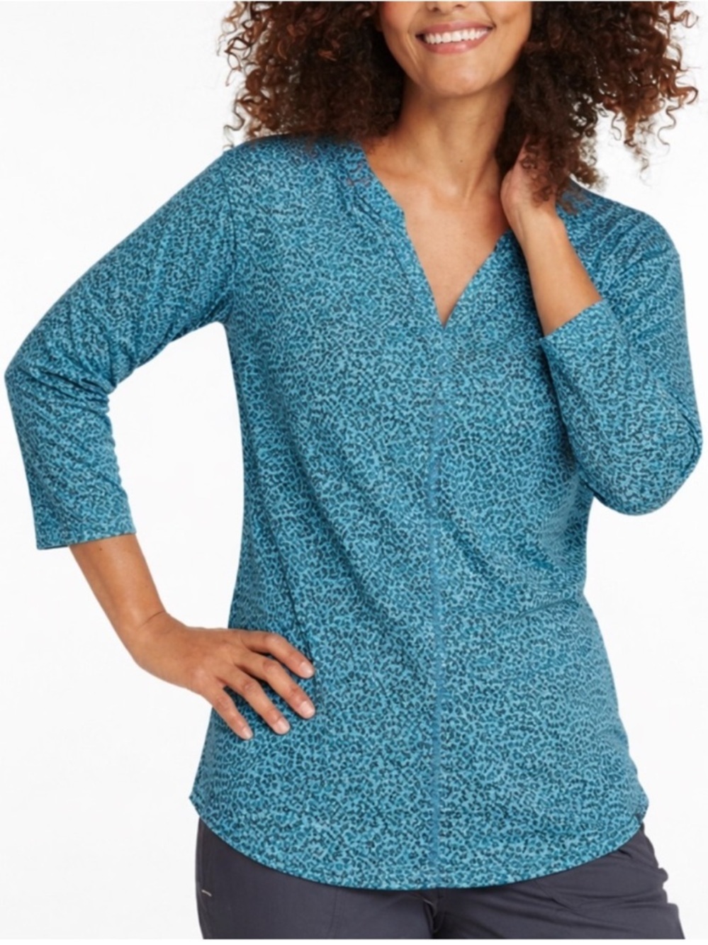 14 L.L.Bean Teal Leopard V-Neck Top Size S | Streamside Tee‎ Split Neck